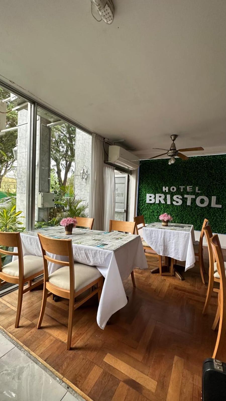 Hotel Bristol Cordova Esterno foto